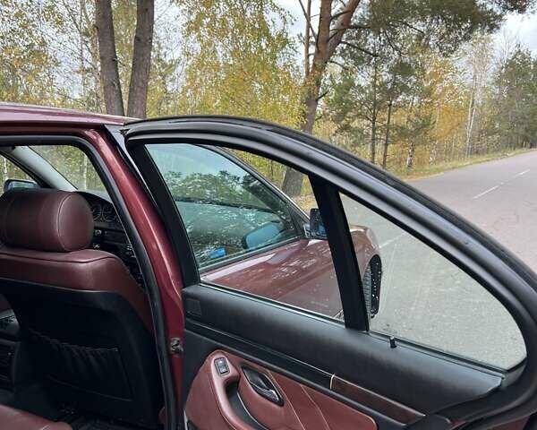 Червоний БМВ 5 Серія, об'ємом двигуна 2.5 л та пробігом 300 тис. км за 3800 $, фото 7 на Automoto.ua