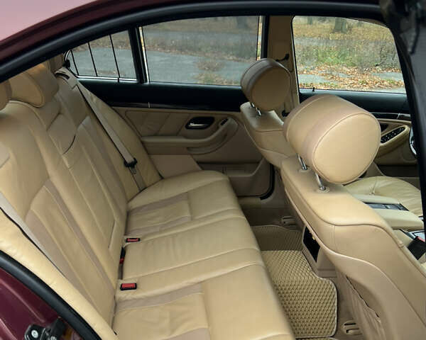 Красный БМВ 5 Серия, объемом двигателя 3 л и пробегом 260 тыс. км за 8200 $, фото 17 на Automoto.ua