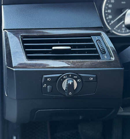 Красный БМВ 5 Серия, объемом двигателя 3 л и пробегом 208 тыс. км за 9550 $, фото 25 на Automoto.ua