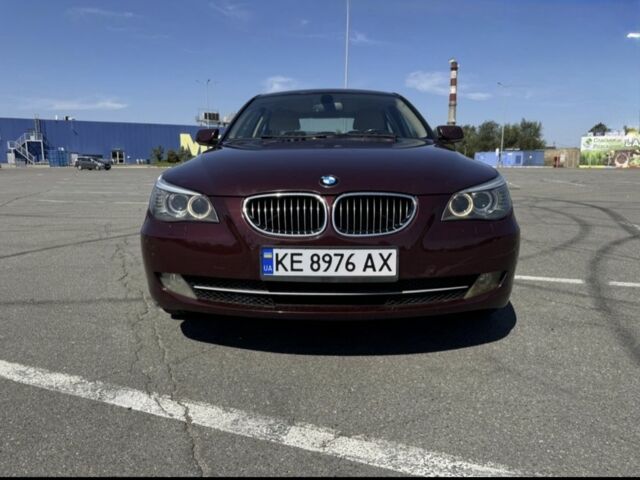 Красный БМВ 5 Серия, объемом двигателя 3 л и пробегом 316 тыс. км за 7777 $, фото 1 на Automoto.ua