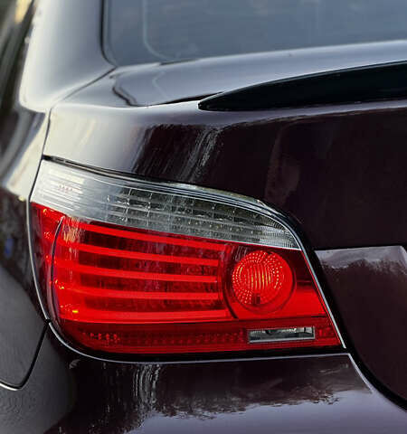 Красный БМВ 5 Серия, объемом двигателя 3 л и пробегом 208 тыс. км за 9550 $, фото 18 на Automoto.ua