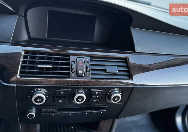 Красный БМВ 5 Серия, объемом двигателя 3 л и пробегом 208 тыс. км за 9550 $, фото 27 на Automoto.ua