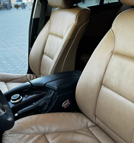 Красный БМВ 5 Серия, объемом двигателя 3 л и пробегом 208 тыс. км за 9550 $, фото 23 на Automoto.ua