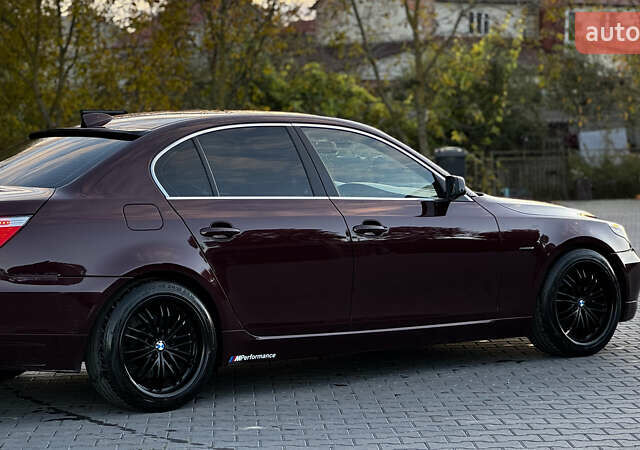 Красный БМВ 5 Серия, объемом двигателя 3 л и пробегом 208 тыс. км за 9550 $, фото 5 на Automoto.ua