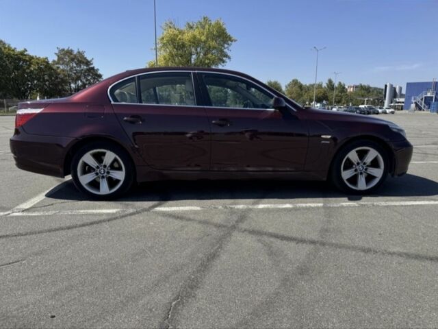 Красный БМВ 5 Серия, объемом двигателя 3 л и пробегом 316 тыс. км за 7777 $, фото 5 на Automoto.ua