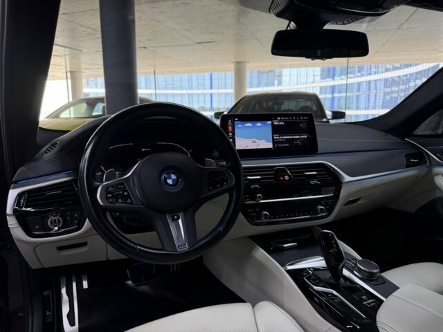 Червоний БМВ 5 Серія, об'ємом двигуна 3 л та пробігом 27 тис. км за 60000 $, фото 19 на Automoto.ua