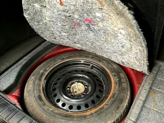 Червоний БМВ 5 Серія, об'ємом двигуна 2.5 л та пробігом 325 тис. км за 4000 $, фото 11 на Automoto.ua