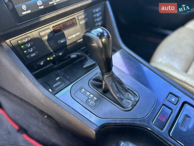 Красный БМВ 5 Серия, объемом двигателя 2.2 л и пробегом 315 тыс. км за 3900 $, фото 23 на Automoto.ua