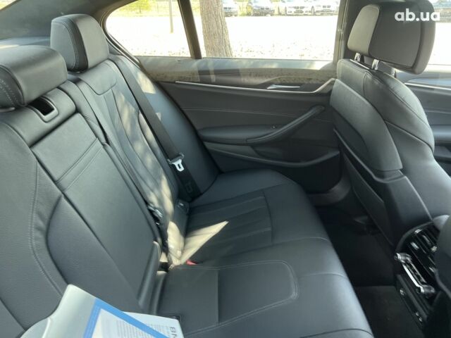 БМВ 5 Серия, объемом двигателя 3 л и пробегом 16 тыс. км за 76897 $, фото 1 на Automoto.ua