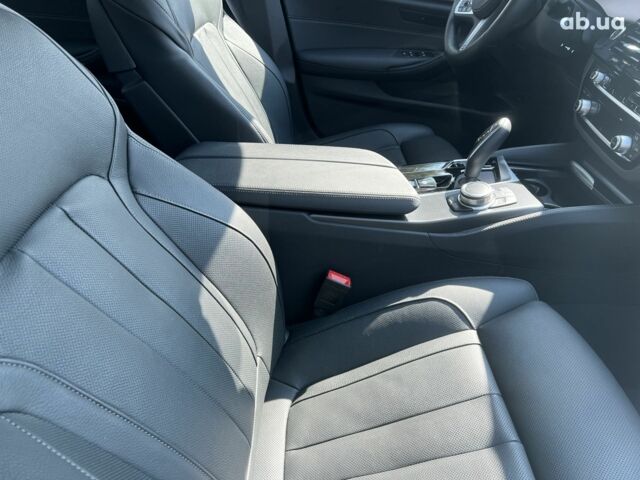 БМВ 5 Серия, объемом двигателя 3 л и пробегом 16 тыс. км за 76897 $, фото 26 на Automoto.ua