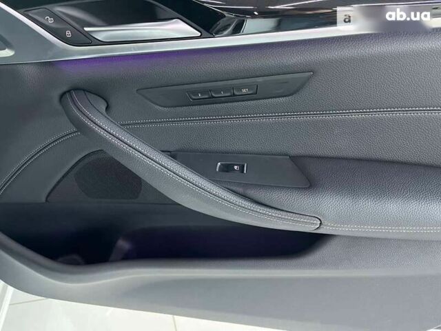 БМВ 5 Серія, об'ємом двигуна 3 л та пробігом 22 тис. км за 63900 $, фото 10 на Automoto.ua