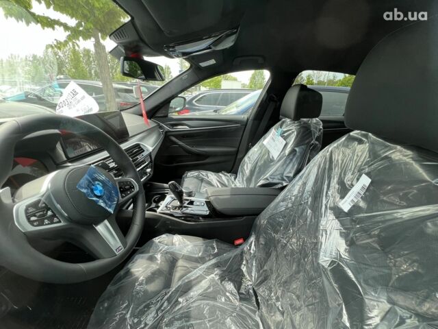 БМВ 5 Серия 2023 в Киеве на Automoto.ua БМВ 5 Серия, объемом двигателя 2 л и пробегом 1 тыс. км за 83314 $, фото 24 на Automoto.ua