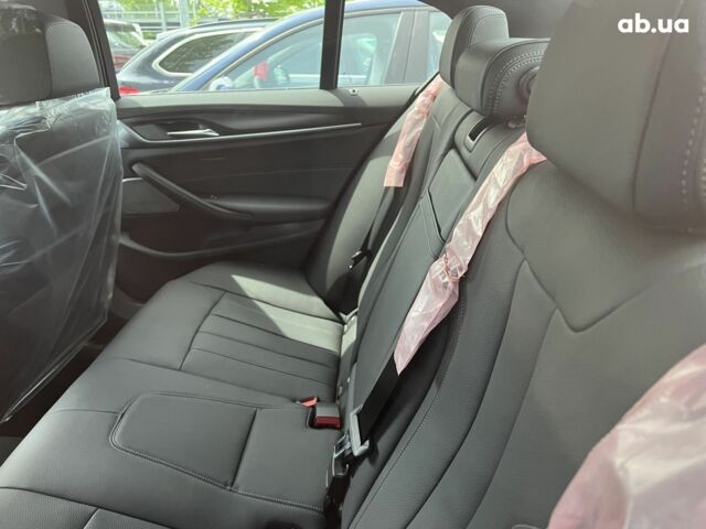 БМВ 5 Серия 2023 в Киеве на Automoto.ua БМВ 5 Серия, объемом двигателя 2 л и пробегом 1 тыс. км за 83314 $, фото 28 на Automoto.ua