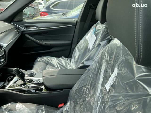 БМВ 5 Серия 2023 в Киеве на Automoto.ua БМВ 5 Серия, объемом двигателя 2 л и пробегом 1 тыс. км за 83314 $, фото 27 на Automoto.ua