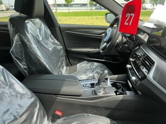 БМВ 5 Серия 2023 в Киеве на Automoto.ua БМВ 5 Серия, объемом двигателя 2 л и пробегом 1 тыс. км за 83314 $, фото 4 на Automoto.ua