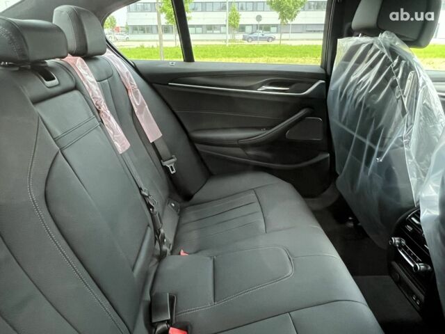 БМВ 5 Серия 2023 в Киеве на Automoto.ua БМВ 5 Серия, объемом двигателя 2 л и пробегом 1 тыс. км за 83314 $, фото 19 на Automoto.ua