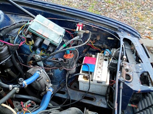 БМВ 5 Серия, объемом двигателя 2 л и пробегом 200 тыс. км за 1300 $, фото 9 на Automoto.ua