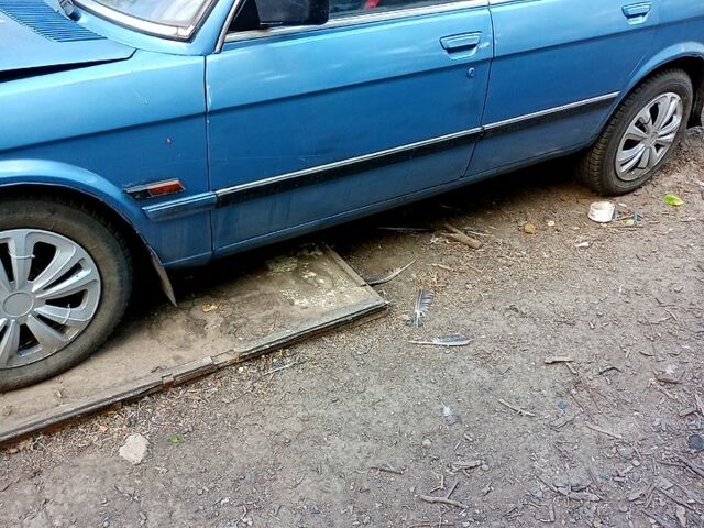 БМВ 5 Серия, объемом двигателя 1.8 л и пробегом 352 тыс. км за 1000 $, фото 2 на Automoto.ua