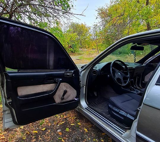 БМВ 5 Серия, объемом двигателя 2 л и пробегом 0 тыс. км за 2000 $, фото 4 на Automoto.ua