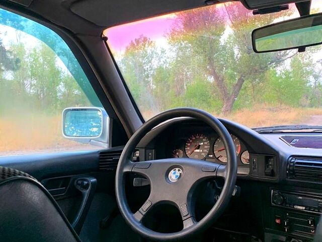 БМВ 5 Серия, объемом двигателя 2 л и пробегом 392 тыс. км за 2300 $, фото 1 на Automoto.ua