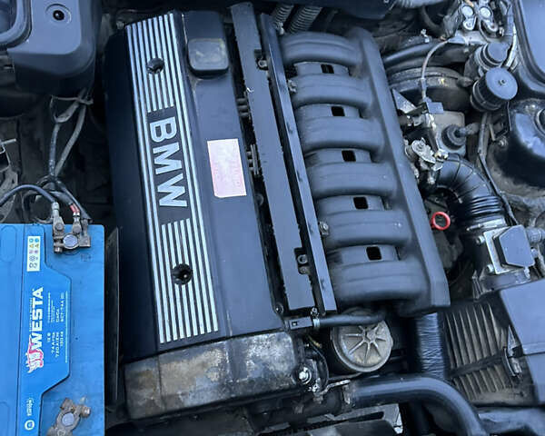 БМВ 5 Серия, объемом двигателя 2.5 л и пробегом 300 тыс. км за 3600 $, фото 23 на Automoto.ua