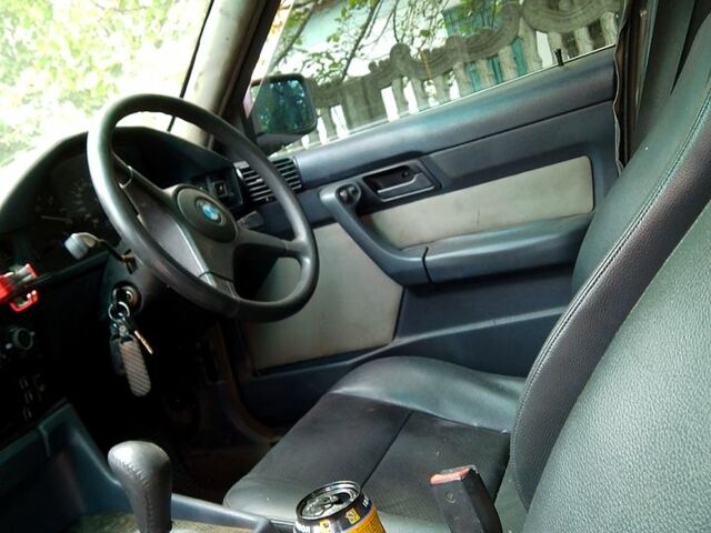 БМВ 5 Серия, объемом двигателя 2.5 л и пробегом 350 тыс. км за 2500 $, фото 1 на Automoto.ua