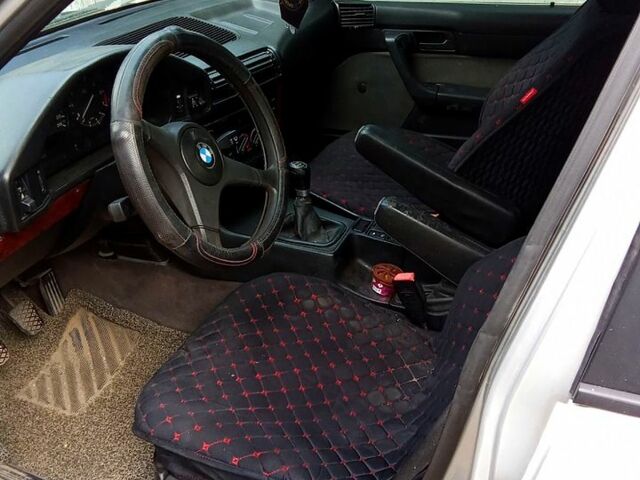 БМВ 5 Серія, об'ємом двигуна 2 л та пробігом 254 тис. км за 1400 $, фото 2 на Automoto.ua