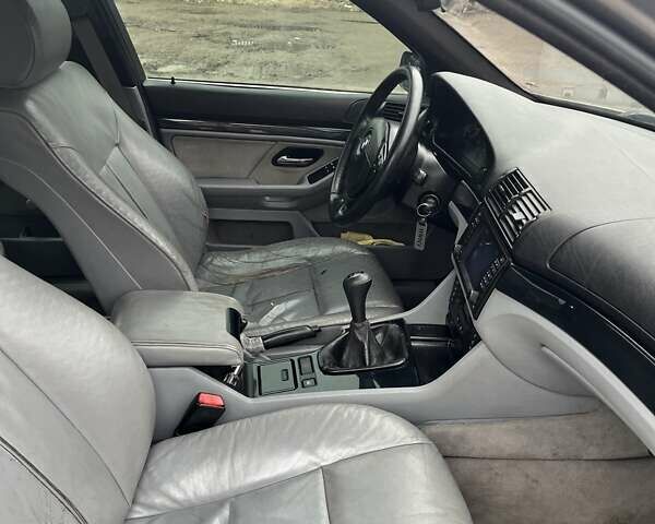 БМВ 5 Серия, объемом двигателя 2 л и пробегом 420 тыс. км за 5000 $, фото 7 на Automoto.ua