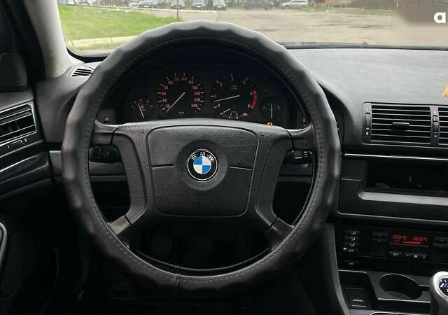 БМВ 5 Серия, объемом двигателя 2.5 л и пробегом 301 тыс. км за 3999 $, фото 20 на Automoto.ua