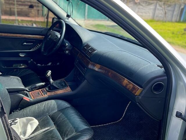 БМВ 5 Серия, объемом двигателя 25 л и пробегом 0 тыс. км за 2700 $, фото 8 на Automoto.ua