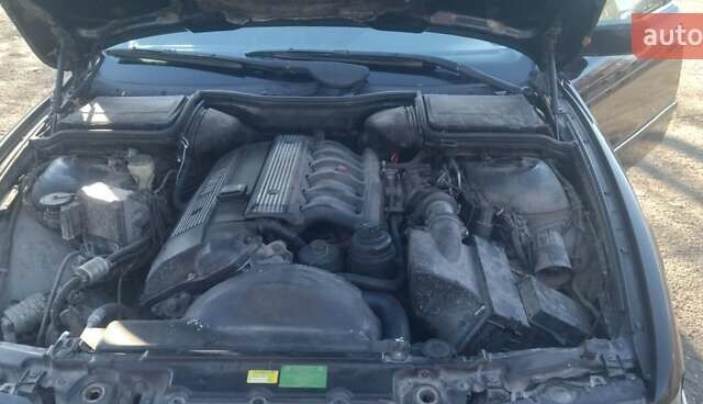 БМВ 5 Серия, объемом двигателя 2 л и пробегом 342 тыс. км за 3200 $, фото 7 на Automoto.ua