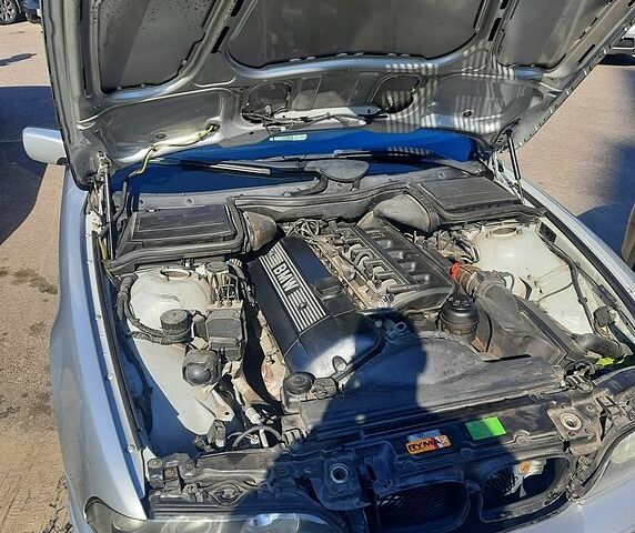 БМВ 5 Серія, об'ємом двигуна 2 л та пробігом 374 тис. км за 5200 $, фото 7 на Automoto.ua