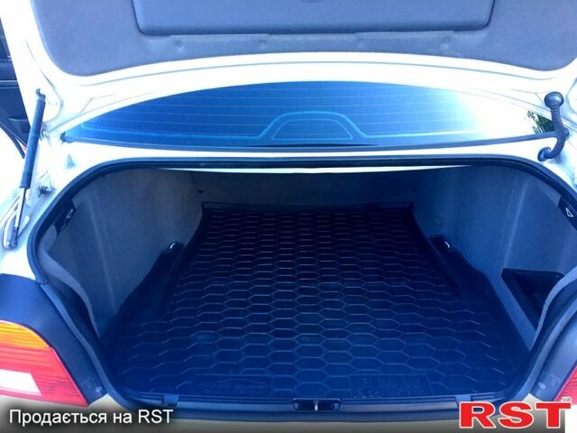 БМВ 5 Серия, объемом двигателя 2 л и пробегом 350 тыс. км за 6200 $, фото 9 на Automoto.ua