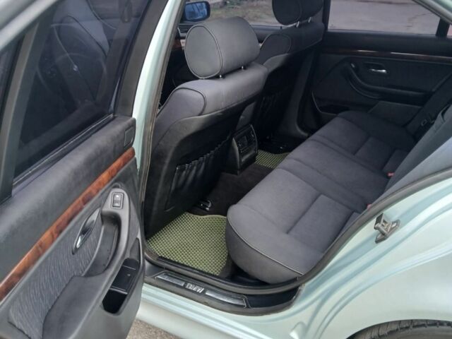 БМВ 5 Серия, объемом двигателя 0 л и пробегом 374 тыс. км за 3500 $, фото 6 на Automoto.ua