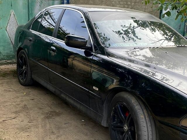 БМВ 5 Серія, об'ємом двигуна 3 л та пробігом 261 тис. км за 6000 $, фото 1 на Automoto.ua