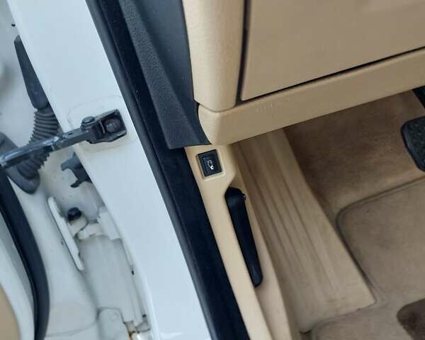 БМВ 5 Серія, об'ємом двигуна 2 л та пробігом 114 тис. км за 14000 $, фото 25 на Automoto.ua