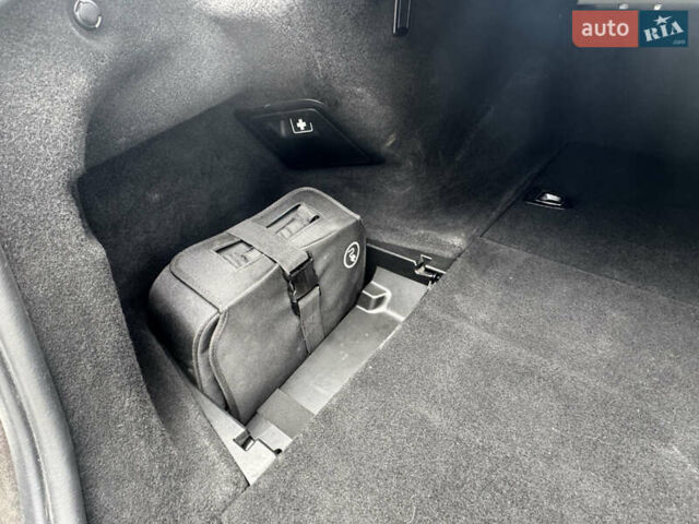 БМВ 5 Серия, объемом двигателя 2 л и пробегом 185 тыс. км за 27200 $, фото 30 на Automoto.ua