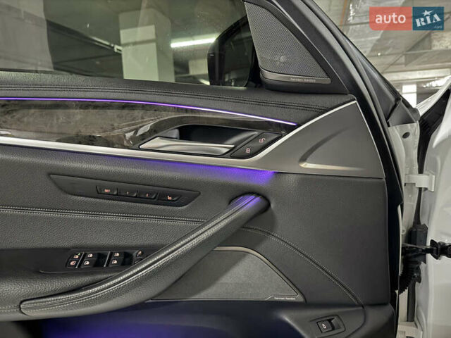 БМВ 5 Серия, объемом двигателя 3 л и пробегом 137 тыс. км за 38000 $, фото 30 на Automoto.ua