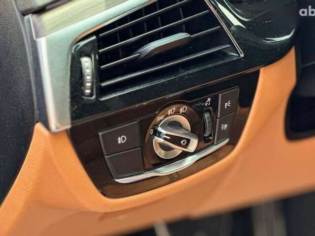 БМВ 5 Серия, объемом двигателя 0 л и пробегом 102 тыс. км за 33200 $, фото 11 на Automoto.ua