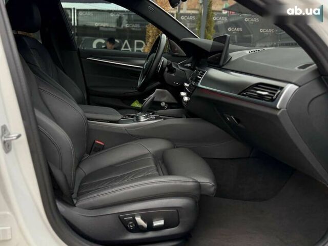 БМВ 5 Серия 2020 в Киеве на Automoto.ua БМВ 5 Серия, объемом двигателя 3 л и пробегом 133 тыс. км за 46000 $, фото 20 на Automoto.ua