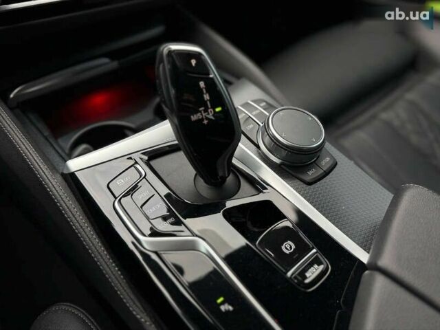БМВ 5 Серия 2020 в Киеве на Automoto.ua БМВ 5 Серия, объемом двигателя 3 л и пробегом 133 тыс. км за 46000 $, фото 15 на Automoto.ua