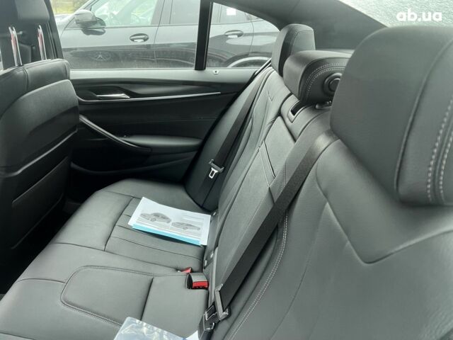 БМВ 5 Серия, объемом двигателя 3 л и пробегом 24 тыс. км за 72164 $, фото 37 на Automoto.ua