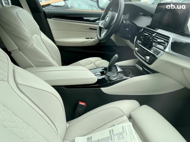 БМВ 5 Серия, объемом двигателя 3 л и пробегом 16 тыс. км за 79119 $, фото 16 на Automoto.ua