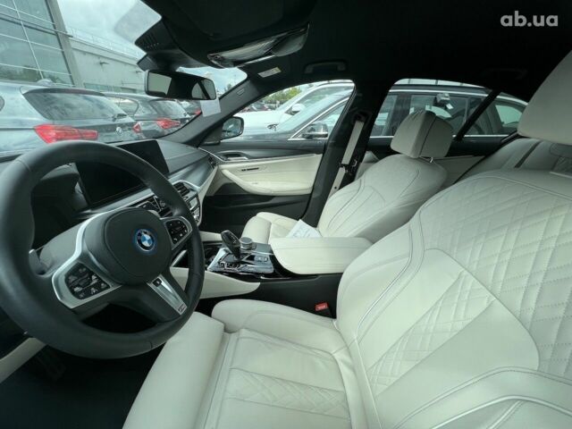БМВ 5 Серія, об'ємом двигуна 2 л та пробігом 4 тис. км за 75859 $, фото 4 на Automoto.ua