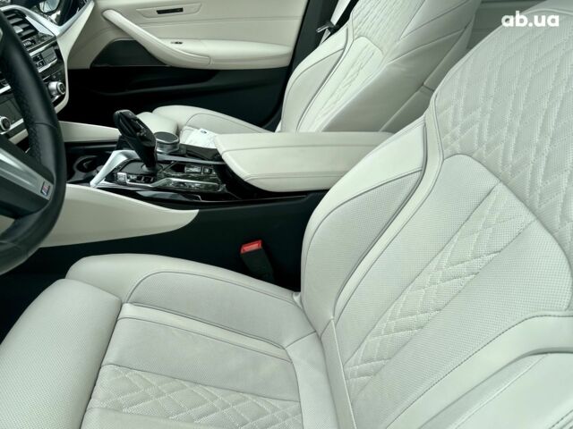 БМВ 5 Серия, объемом двигателя 3 л и пробегом 16 тыс. км за 79119 $, фото 3 на Automoto.ua