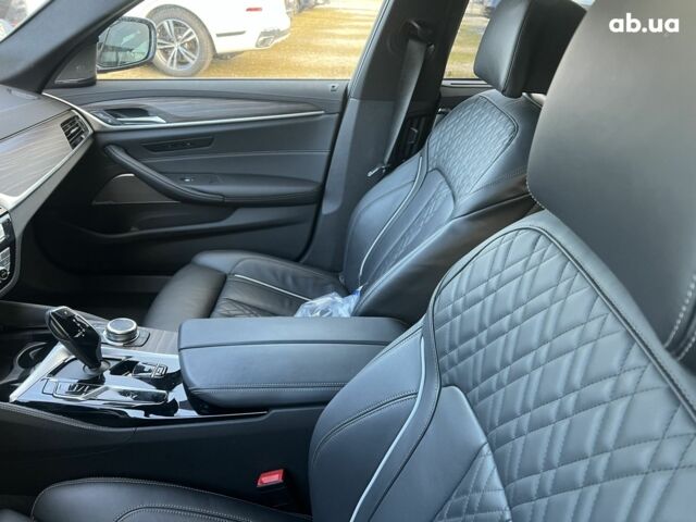 БМВ 5 Серия, объемом двигателя 3 л и пробегом 10 тыс. км за 66730 $, фото 22 на Automoto.ua