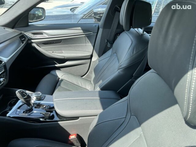 БМВ 5 Серия, объемом двигателя 3 л и пробегом 16 тыс. км за 74881 $, фото 10 на Automoto.ua