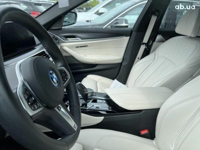 БМВ 5 Серія, об'ємом двигуна 2 л та пробігом 4 тис. км за 75859 $, фото 7 на Automoto.ua