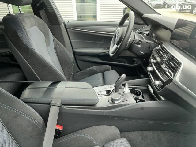 БМВ 5 Серия, объемом двигателя 2 л и пробегом 20 тыс. км за 69773 $, фото 18 на Automoto.ua