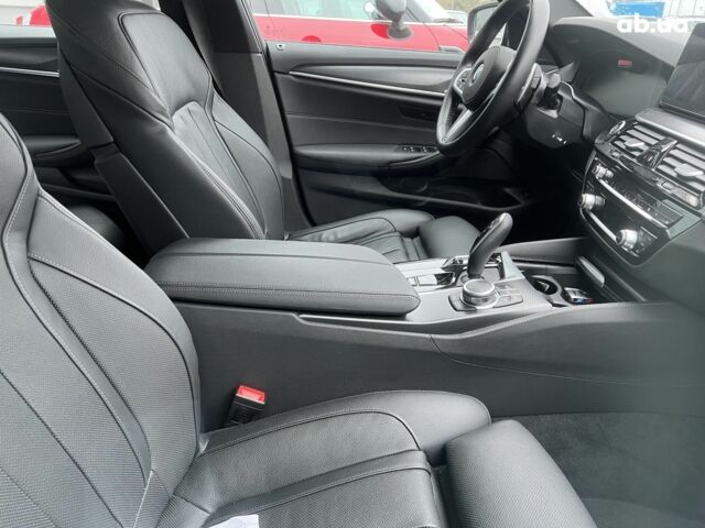 БМВ 5 Серия, объемом двигателя 3 л и пробегом 24 тыс. км за 72164 $, фото 25 на Automoto.ua